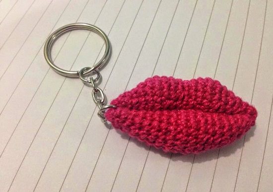 Free Crochet Keychain Pattern • VeryHom