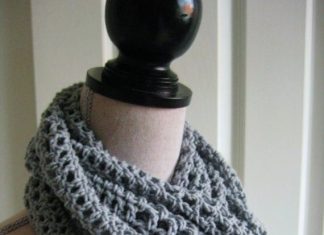 Hey Ladies, style up your top or shirt look with this Lightweight Crochet Cowl Pattern by following these simple steps.