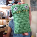 DIY crochet mobile case8