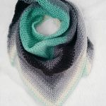 1crochet triangle scarf