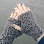 1free-fingerless-gloves-crochet-pattern