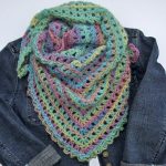 5crochet triangle scarf