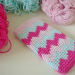 tapestry crochet phone case