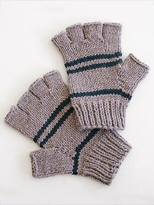 Men's Crochet Fingerless Gloves Pattern 9