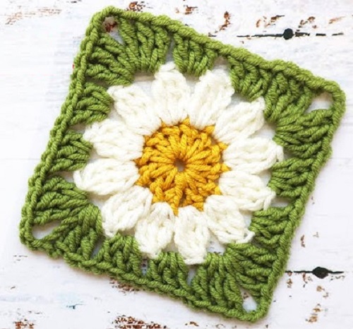 Crochet Granny Squares with Flowers 8