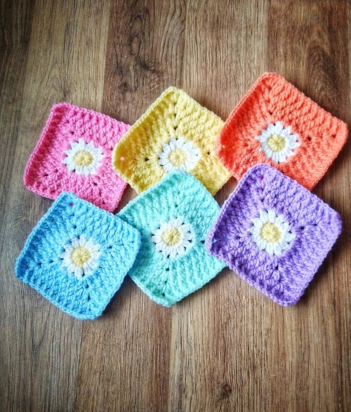 Crochet Granny Squares with Flowers 15
