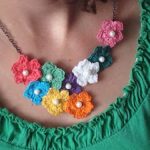 crochet flower necklace 018