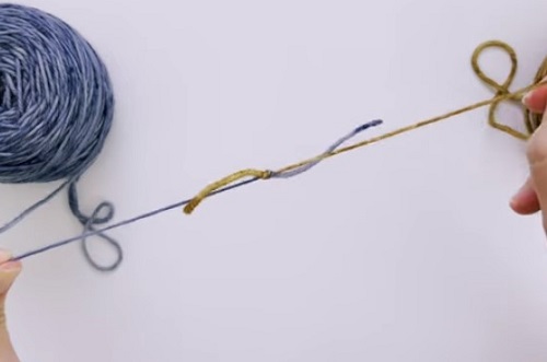 Magic Knot for Crocheting 5