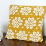 dahlia-pillow-free-crochet-pattern-intarsia-crochet4_small2