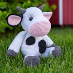 free-cow-crochet-pattern-amigurumi-16×9-1