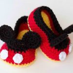 Mickey-Mouse-Crocheted-Baby-Booties-1
