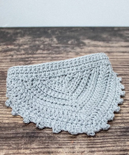 16 Crochet Baby Bibs Free Patterns - Crocht