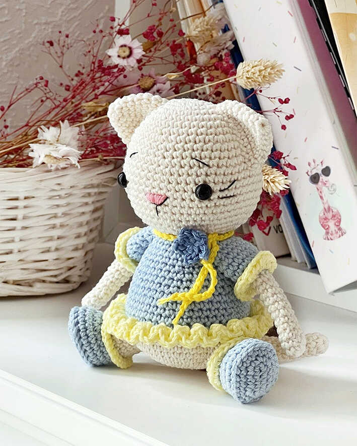 Aurora the Cat Crochet Amigurumi - Crocht