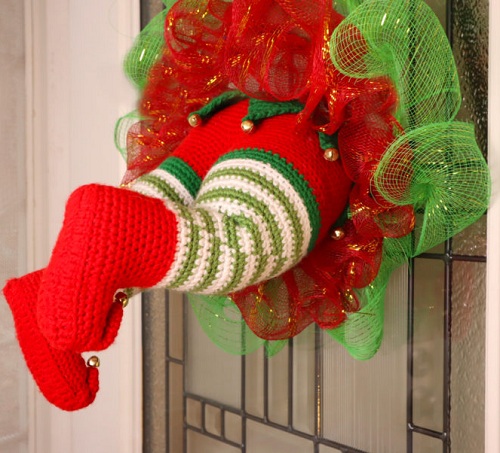 elf-stuck-christmas-elf-wreath-free-crochet-pattern