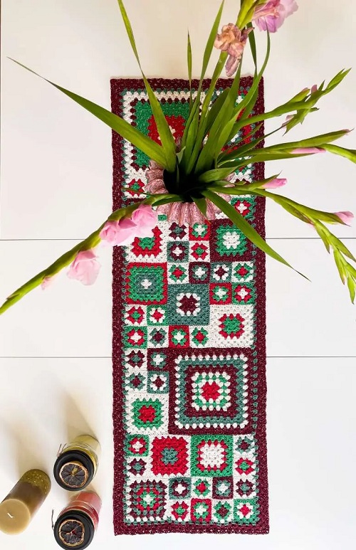 GRANNY SQUARE TABLE RUNNER