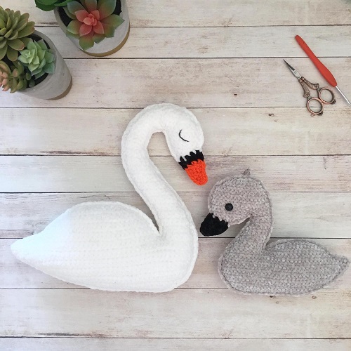 Crochet Long Neck Animals Free Patterns 4