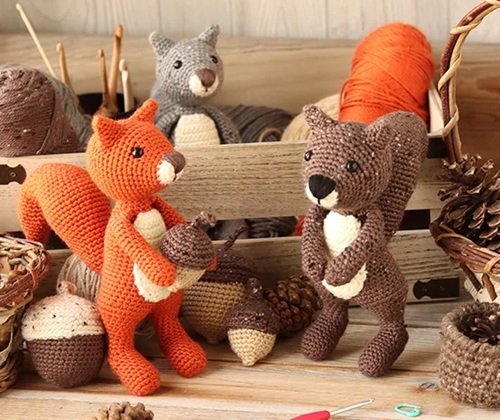 Squirrel toy Free Crochet Patterns