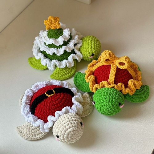 Crochet Christmas Turtles