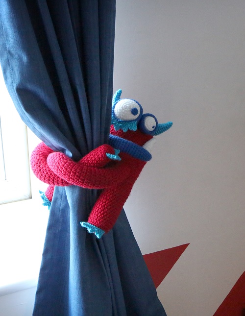 Unique Curtain Holder Free Crochet Patterns 1