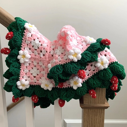 Unique Strawberry Free Crochet Patterns 19