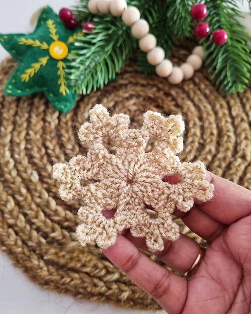 5-Minute Crochet Snowflake Free Pattern