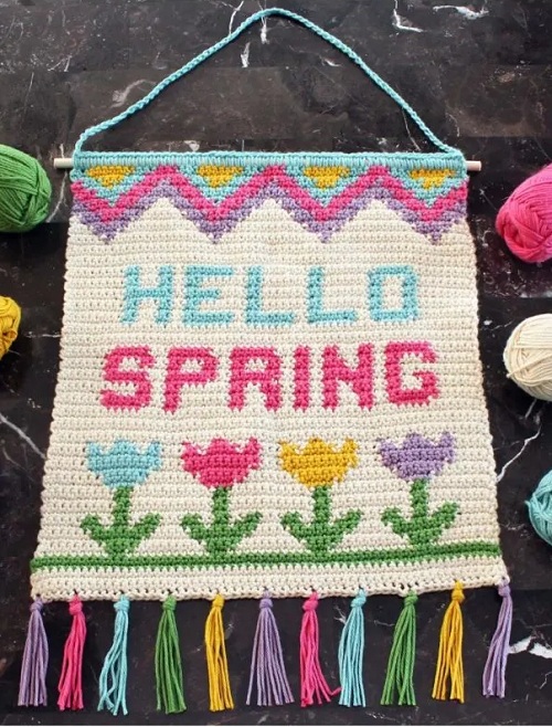 Spring Wall Hanging – Free Crochet Pattern