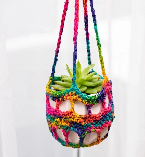 Small Plant Hanger – Free Crochet Pattern