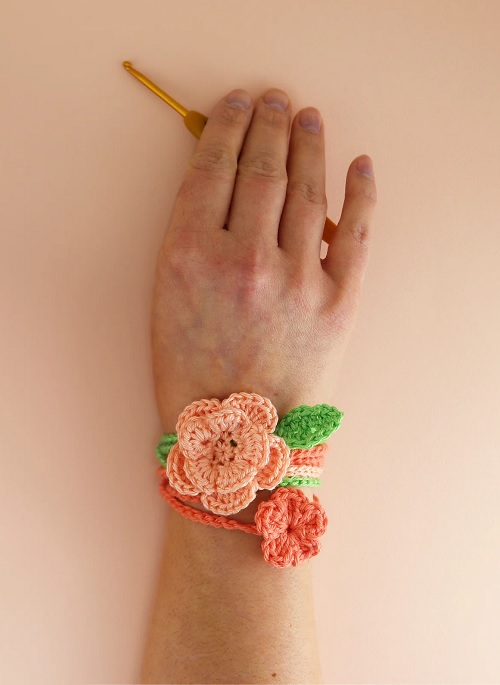 10 Under 30 Minutes Bracelet Free Crochet Patterns 10 crochet floral bracelet